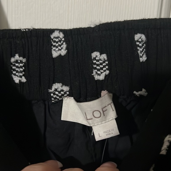 *NEW* LOFT Black & White Flutter Sleeve Dress Size L - Picture 9 of 9